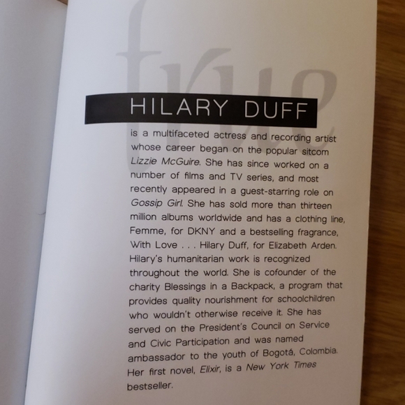 Hilary duff book true - Picture 5 of 5